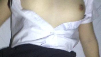   Thai Porn Clip, Fucking A Fan In A Dress After Coming Back From College, Very Beautiful Pussy And Very Good Shape  Not Undressing, Fucking Doggy Style In A Dress  Her Pussy Was Pounding So Hard That Her Pussy Was Wet.